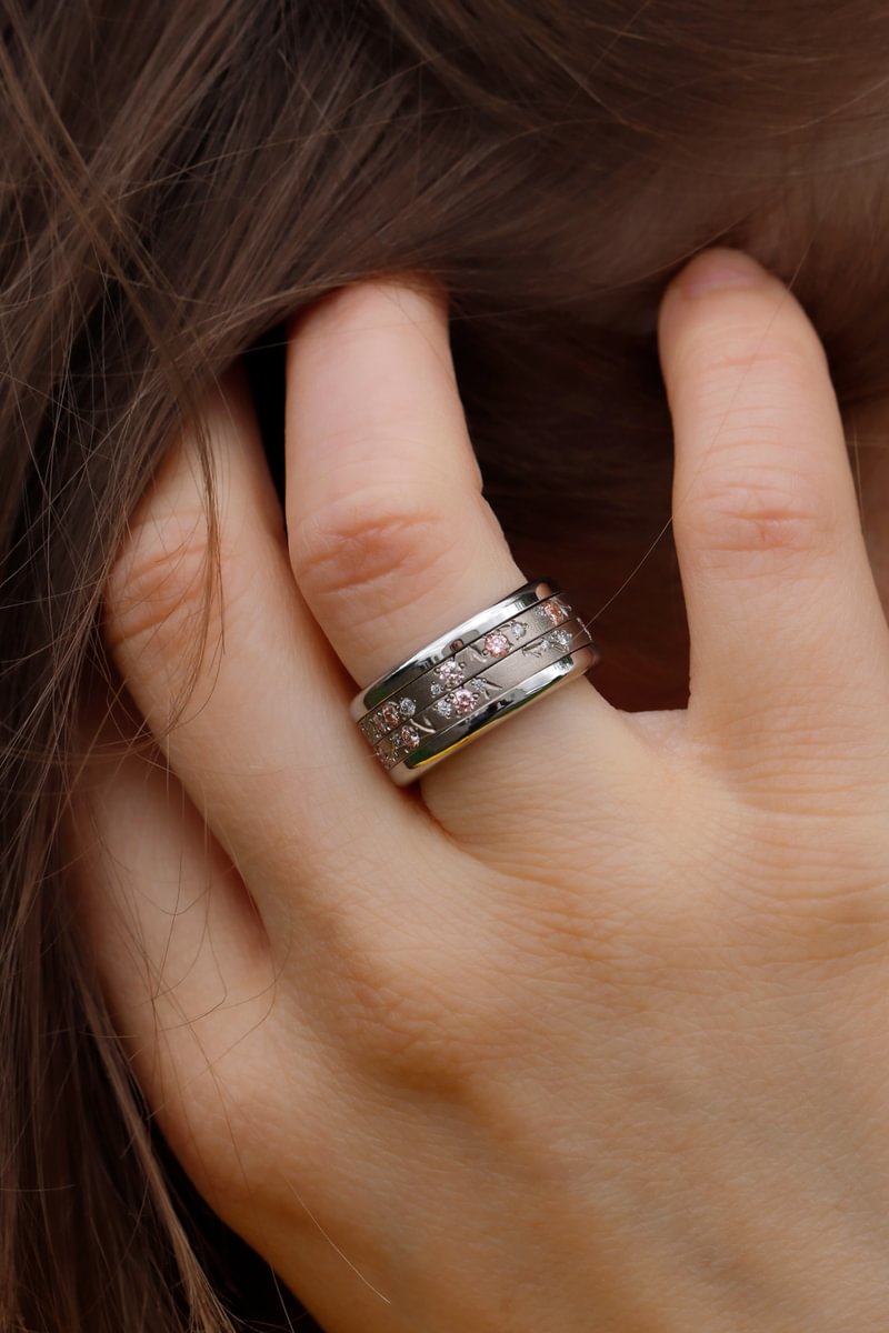 Ensemble des 3 anneaux en or gris 18k (3 mediums) Hanami avec diamants et diamants roses Purs pour bague mood de luxe