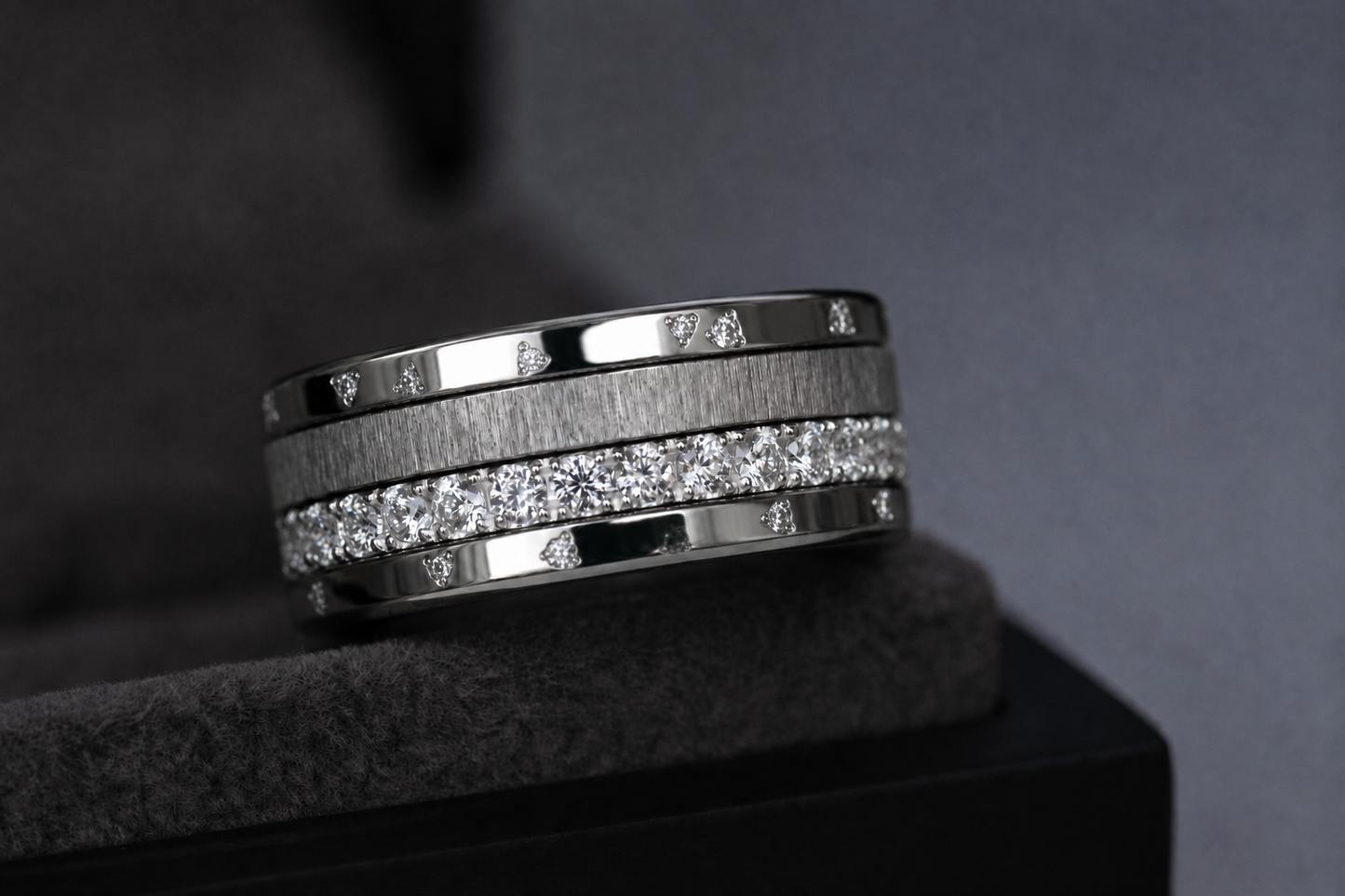 Large Fassung „Sternenhimmel“ – mood Ring mit Diamanten