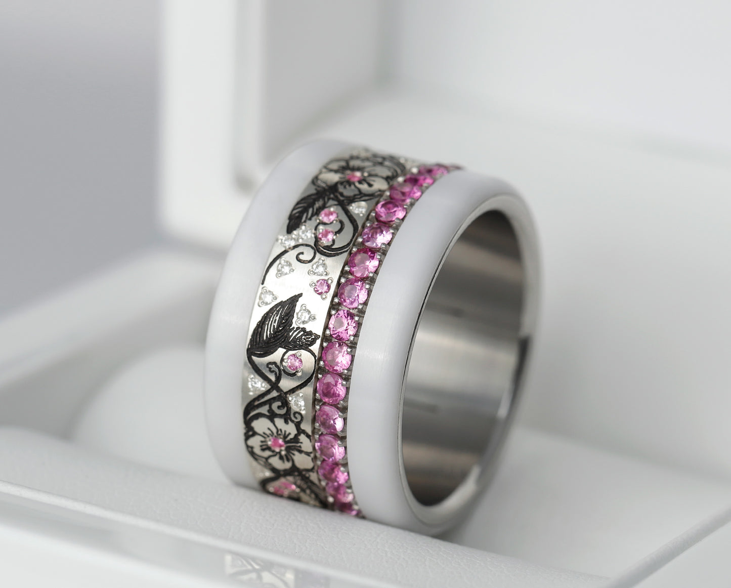 Addon en argent serti de diamants blancs et saphirs roses "Éclosion"