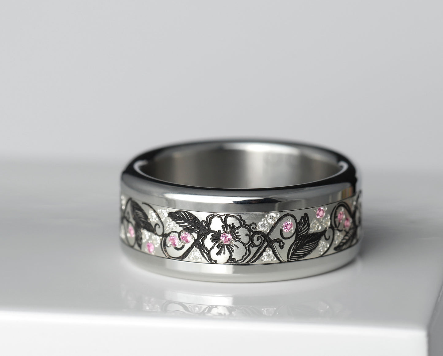 Addon en argent serti de diamants blancs et saphirs roses "Éclosion"
