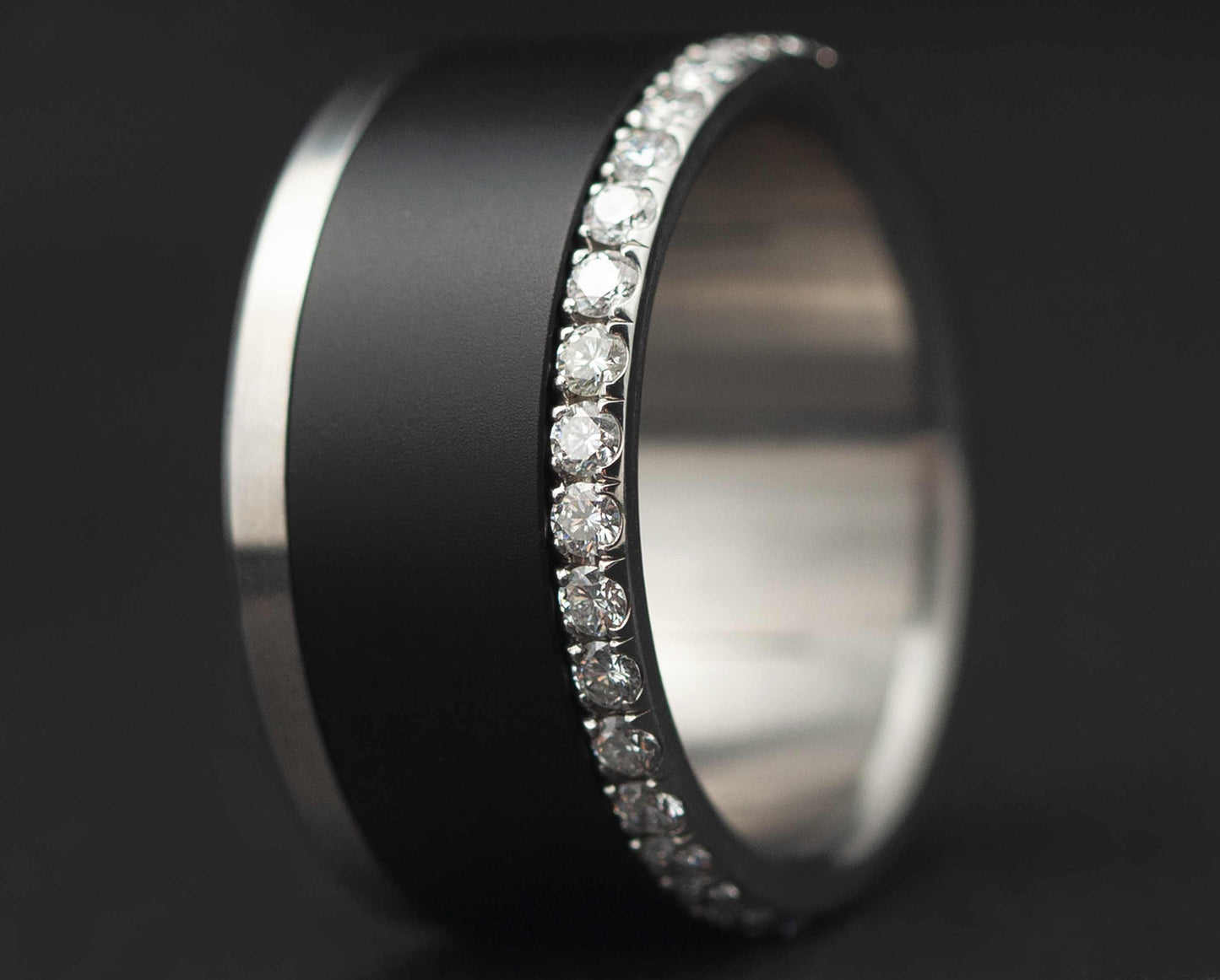 Base small entièrement sertie de diamants 1.9mm sur un côté