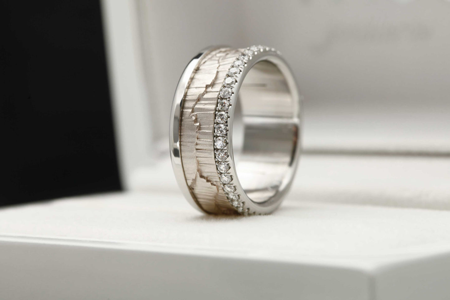 Bague mood joaillerie complète en argent sertie de diamants "Moab"