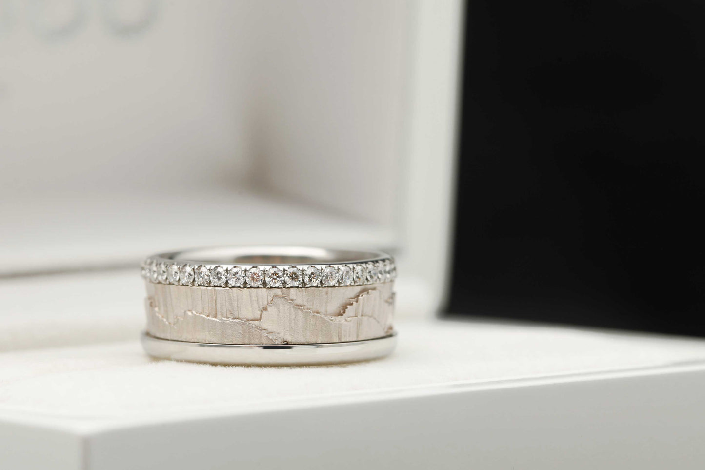 Bague mood joaillerie complète en argent sertie de diamants "Moab"