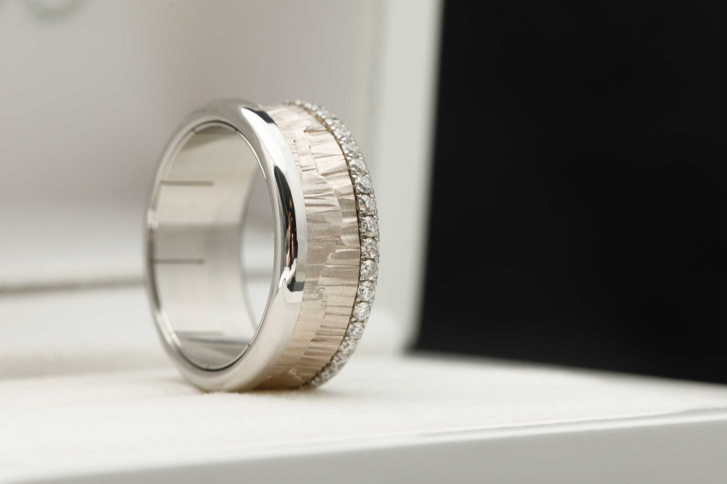 Bague mood joaillerie complète en argent sertie de diamants "Moab"