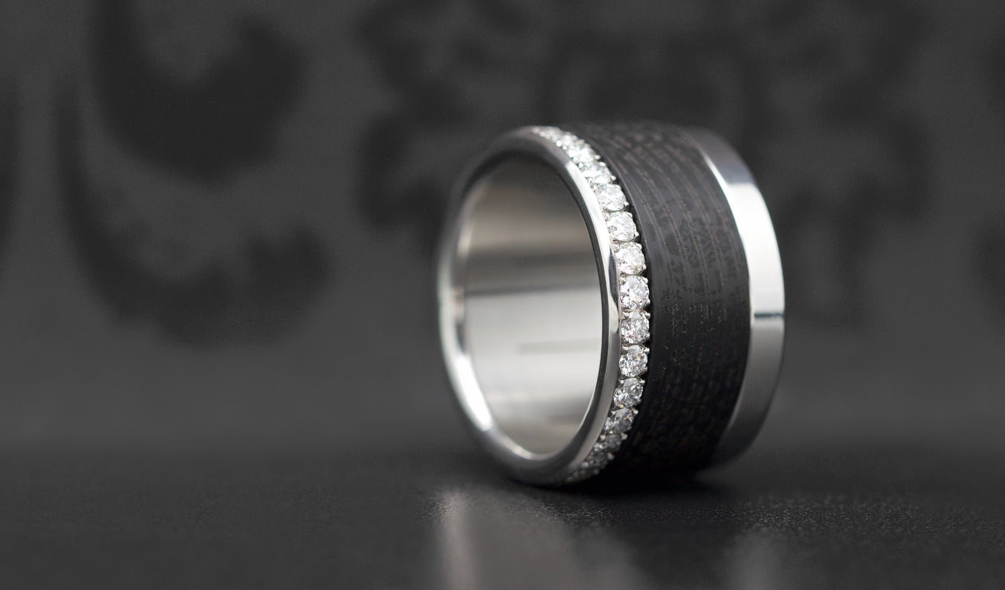 Base large entièrement sertie de diamants 2.1mm sur un côté