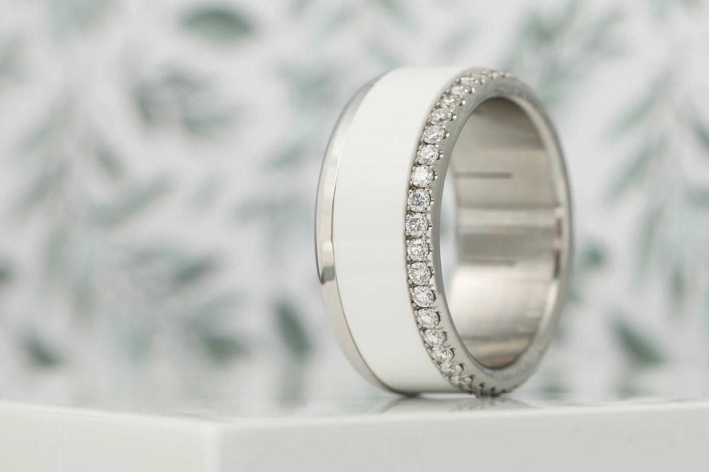 Base XS sertie ou partiellement sertie sur un côté de diamants 1.6mm