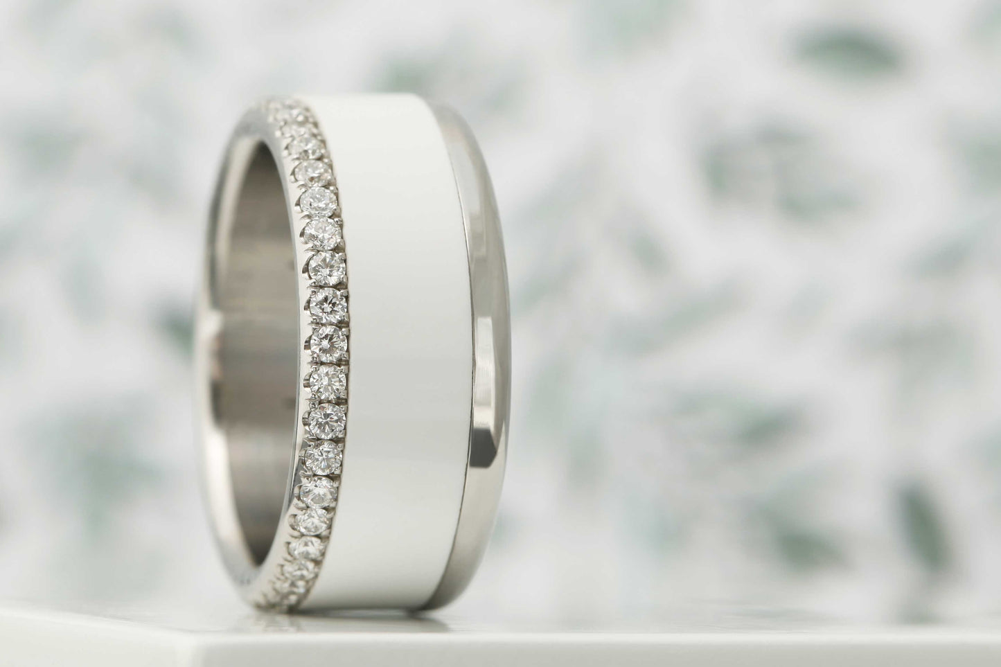 Base XS sertie ou partiellement sertie sur un côté de diamants 1.6mm