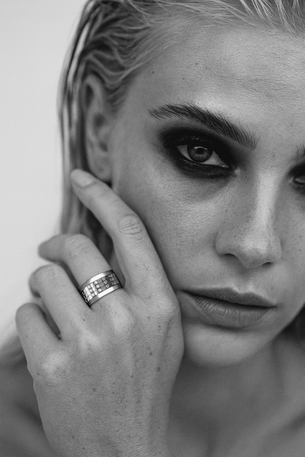 Innenring aus 18K Graugold (Medium Addon) "Achse" aus des "Goldenes Quadrat" Kollektion für Luxus-Ring