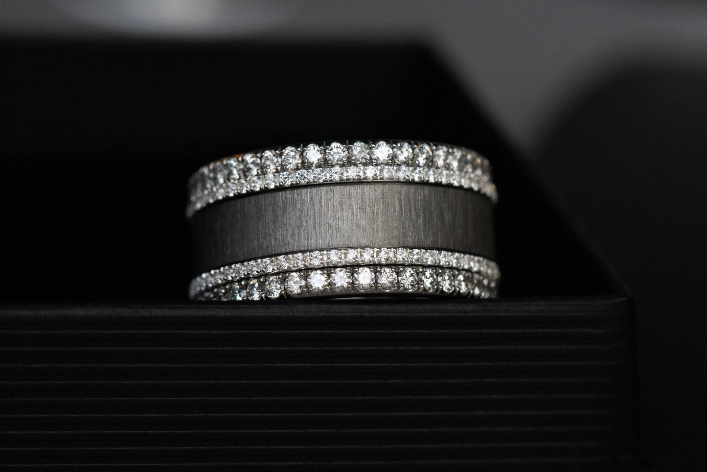 Small Fassung mit Diamanten vollständig besetzt (1,9 Diamanten)