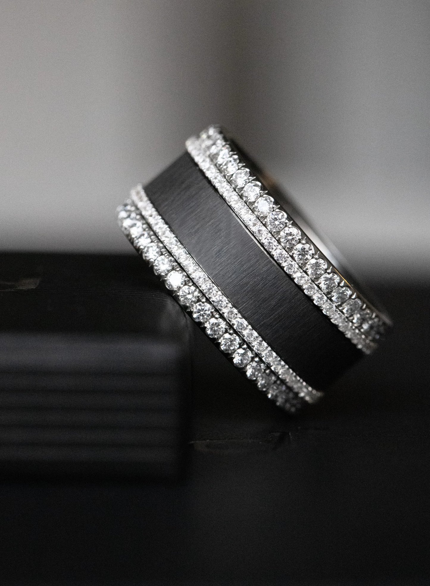 Small Fassung mit Diamanten vollständig besetzt (1,9 Diamanten)