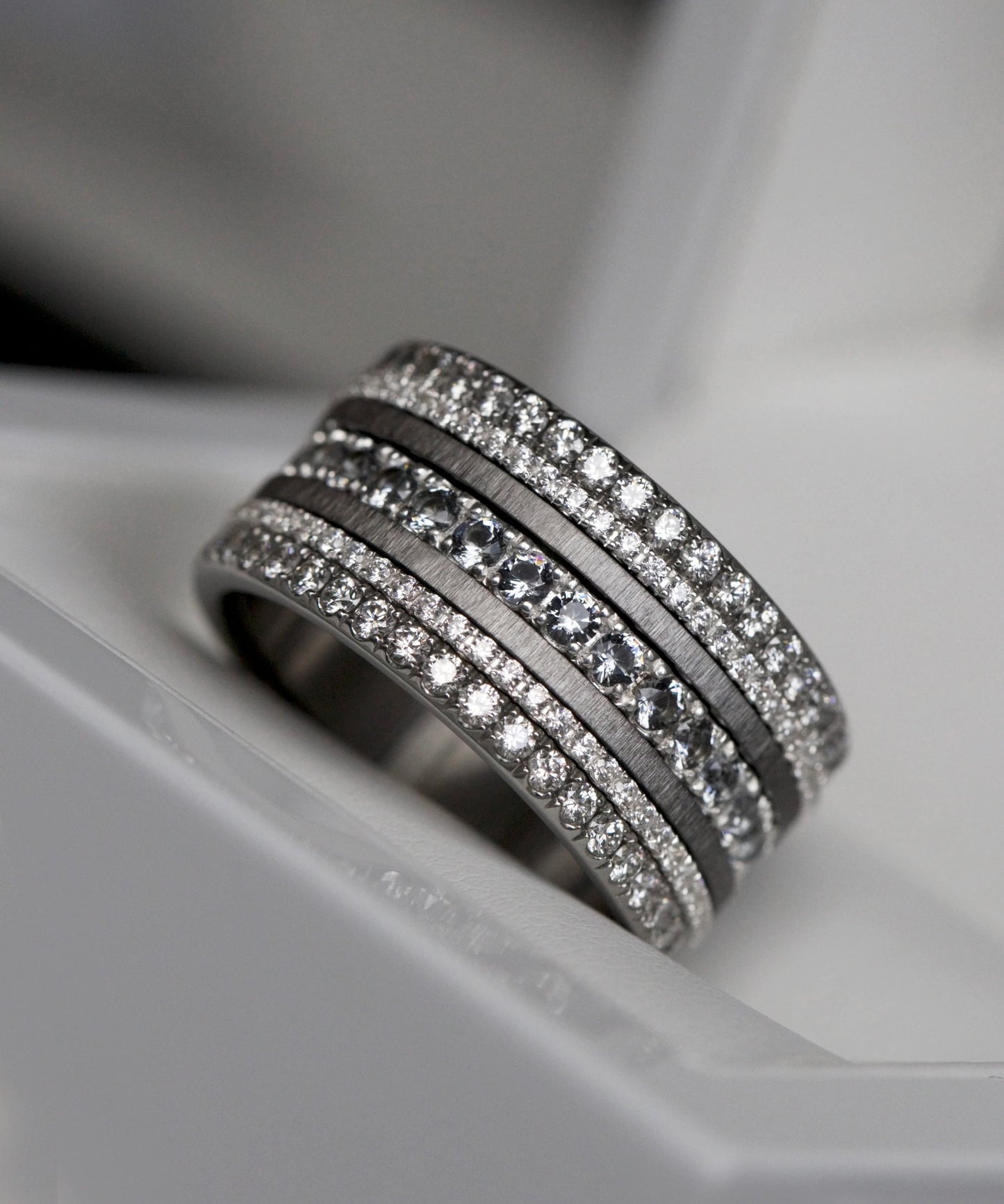 Small Fassung mit Diamanten vollständig besetzt (1,9 Diamanten)