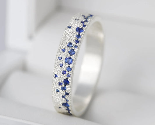 Anneau en argent glitter (deux tiers) Yarrow Athéna avec saphirs bleus pour bague mood de luxe