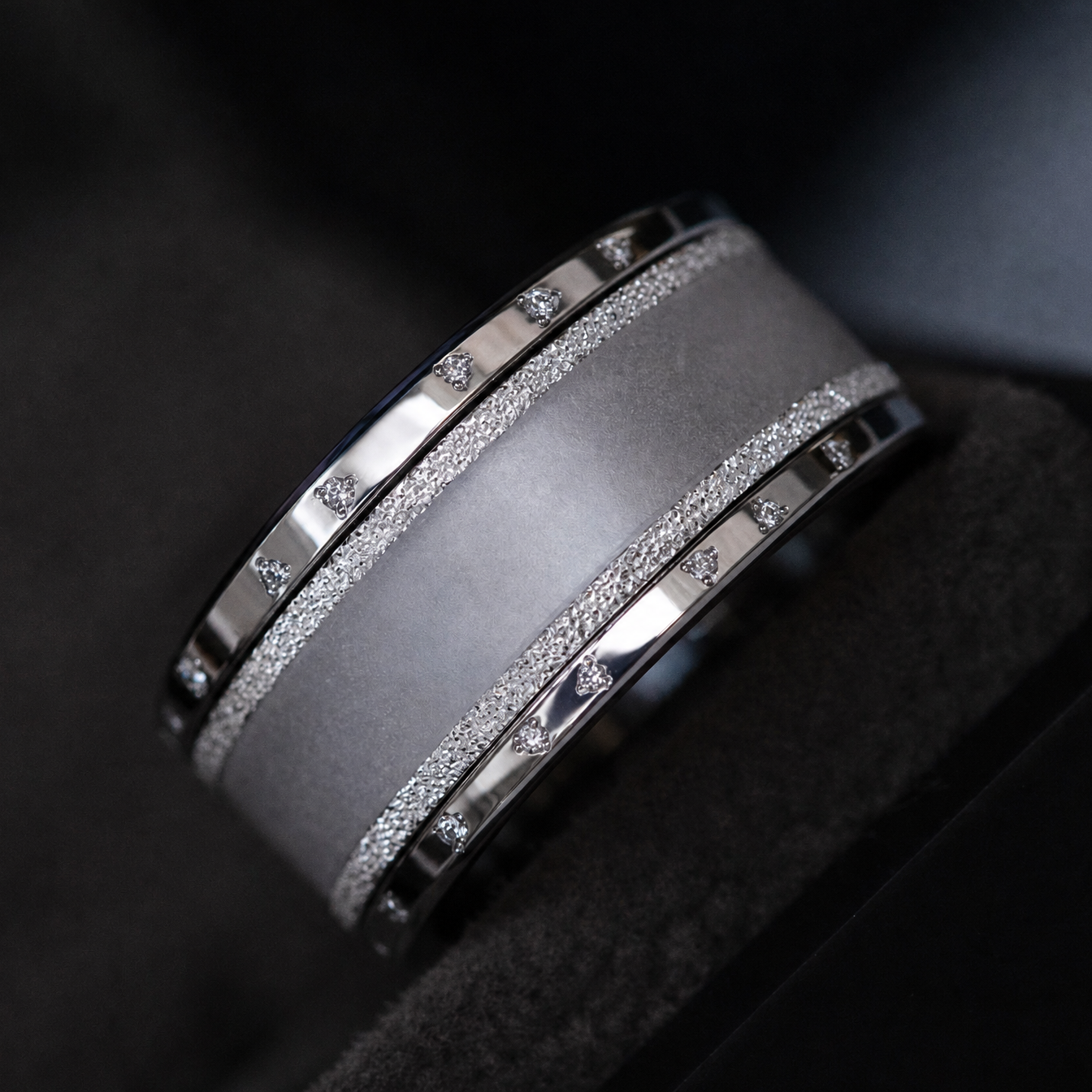 Large Fassung „Sternenhimmel“ – mood Ring mit Diamanten